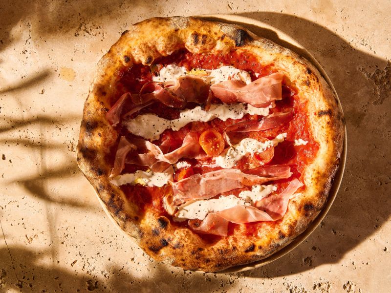 pizza stracciatella di burrata y speck de Ditaly