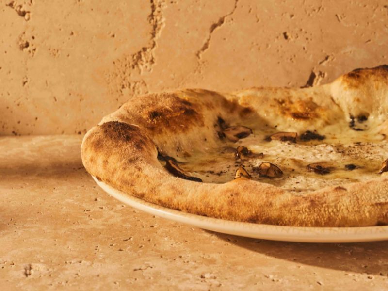 Origen y evolución de la pizza napolitana