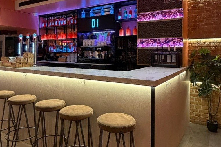 Además de disfrutar la gastronomía italiana en Logroño, podrás tomarte algo en Ditaly